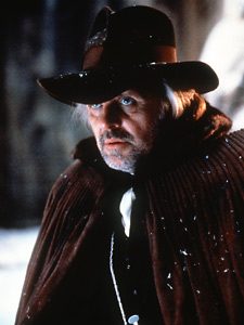 Abraham Van Helsing (Anthony Hopkins)