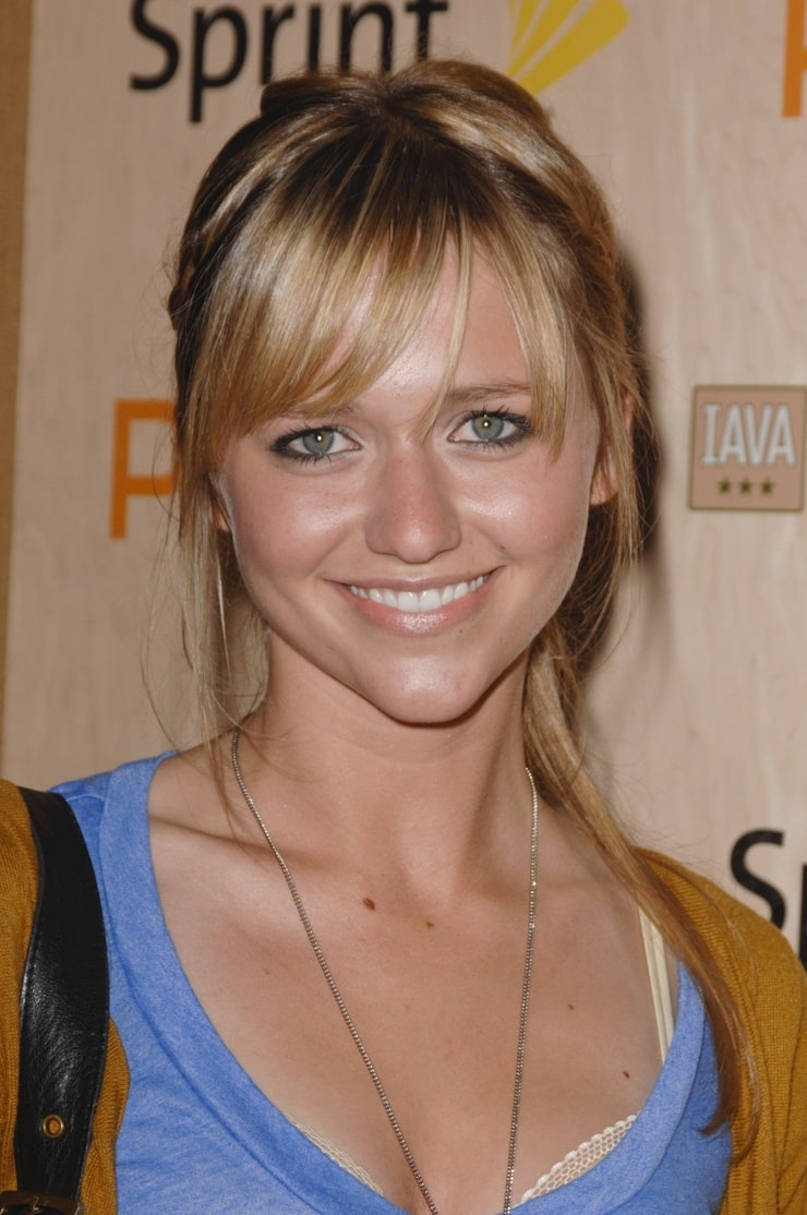 Johanna Braddy Johanna Braddy