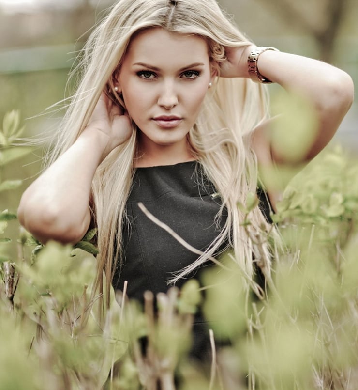 Linda Bartošová Linda Bartošová