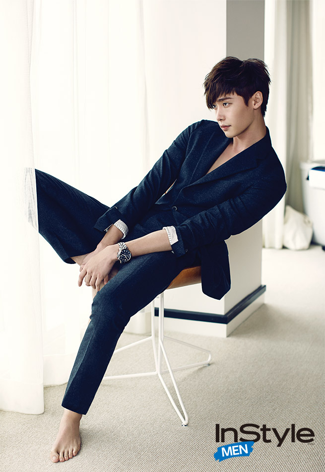 Jong Suk Lee