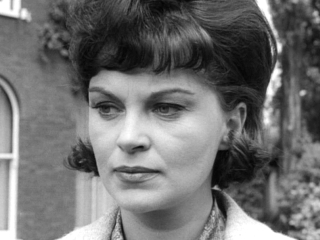 picture-of-lisa-daniely
