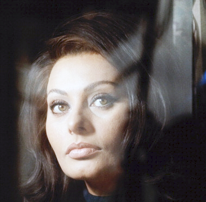 SOPHIA LOREN