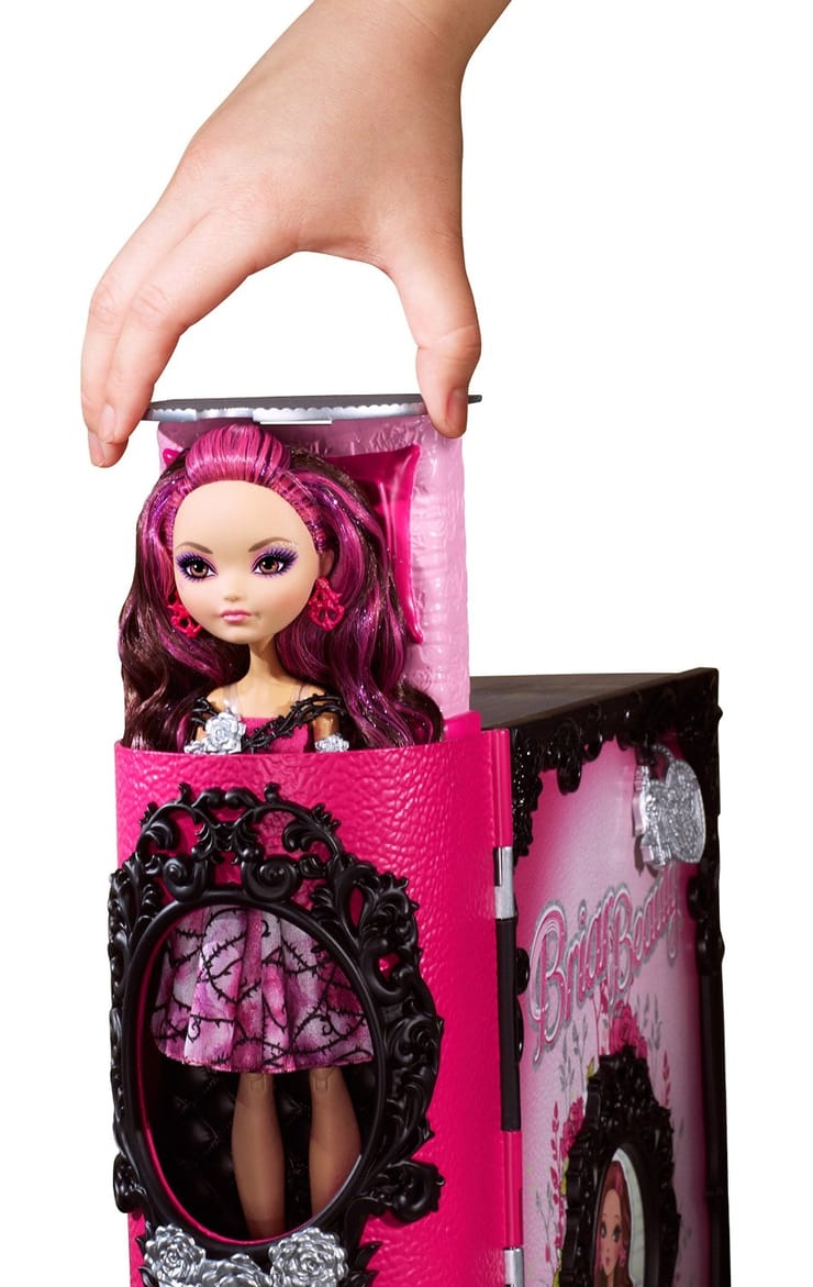 Ever After High Thronecoming Briar Beauty Doll and Furniture Set
