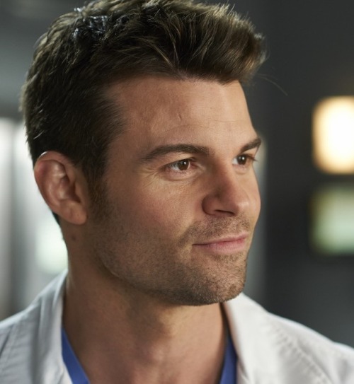 Daniel Gillies