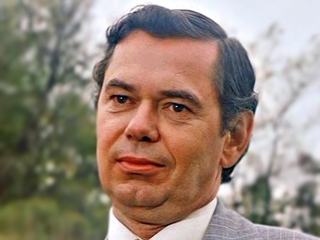 Leslie Carlson