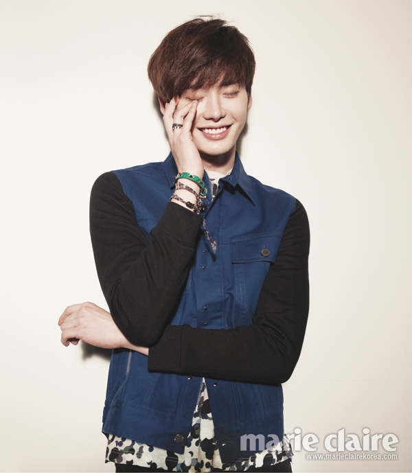 Jong Suk Lee