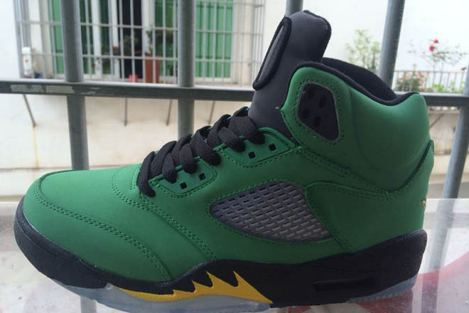 Oregon Ducks Nike Basketball Sneakers with Green/Black and Yellow Strike Mens Jordan 5 Retro Shoes 4