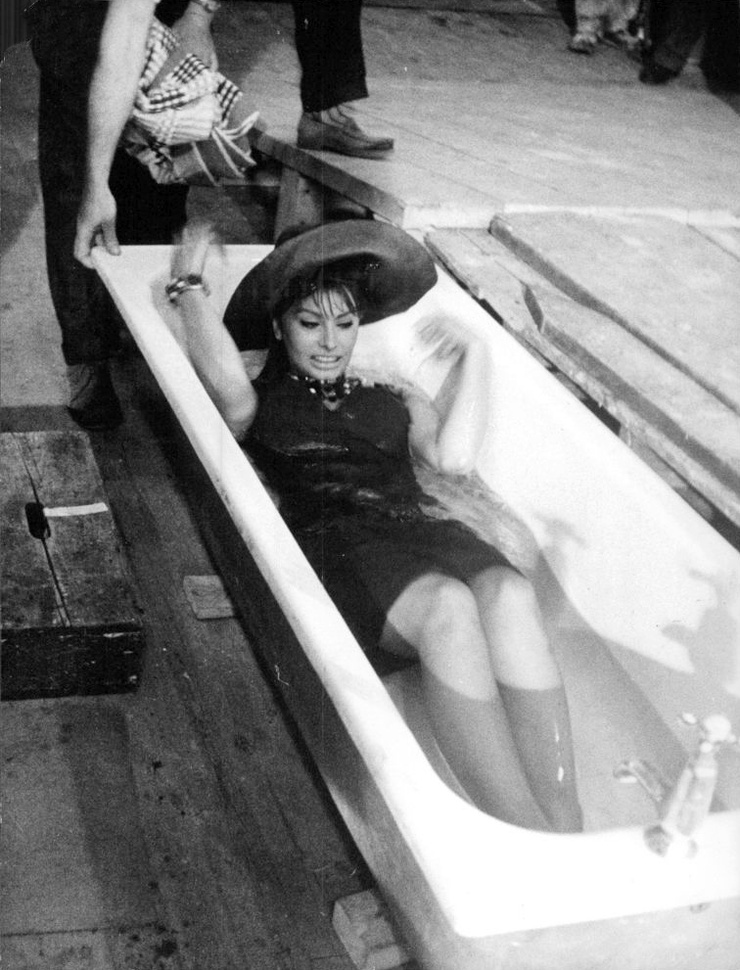 SOPHIA LOREN