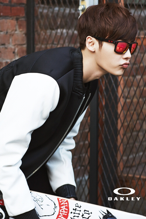 Jong Suk Lee