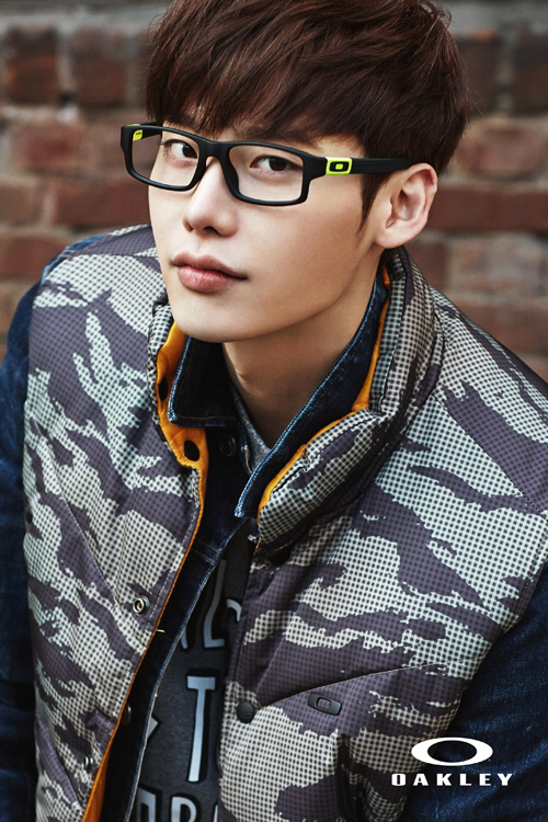 Jong Suk Lee