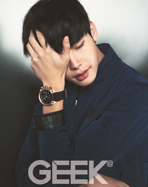 Jong Suk Lee