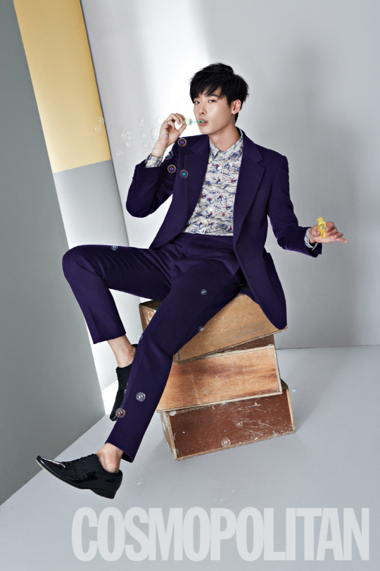 Jong Suk Lee