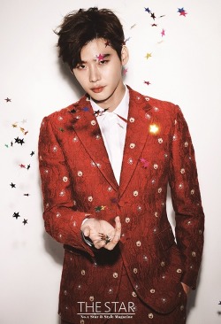 Jong Suk Lee