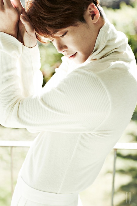 Jong Suk Lee
