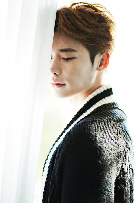 Jong Suk Lee