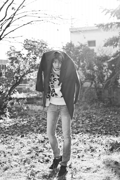Jong Suk Lee
