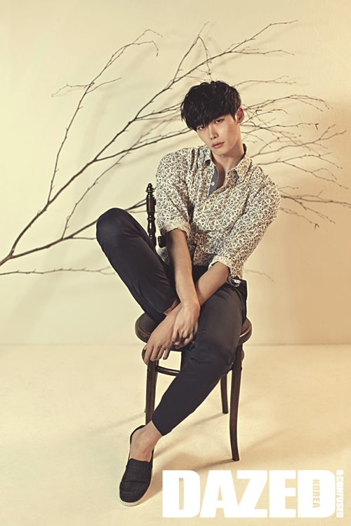 Jong Suk Lee