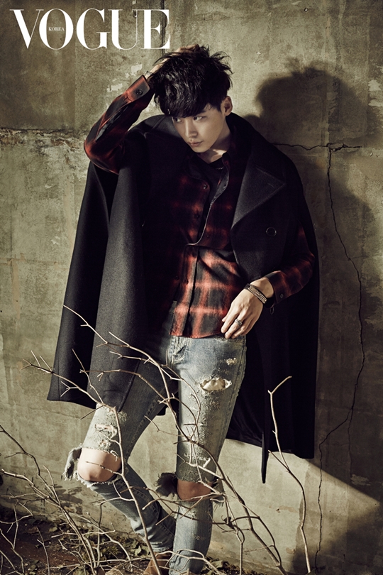 Jong Suk Lee