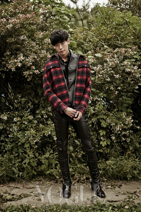 Jong Suk Lee