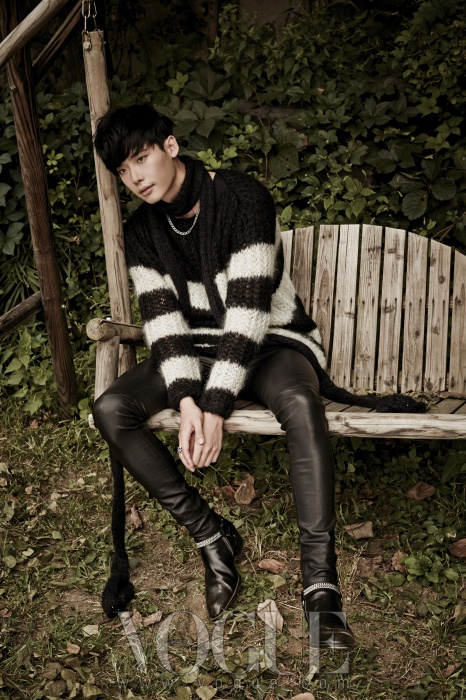 Jong Suk Lee