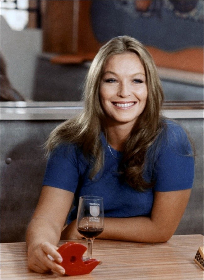 2 or 3 Things I Know About Her 2 or 3 Things I Know About Her