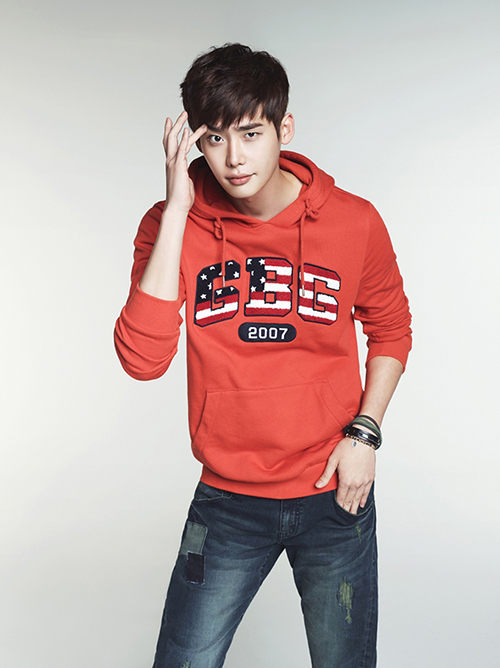 Jong Suk Lee