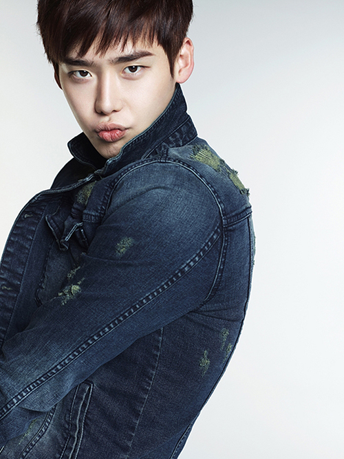 Jong Suk Lee