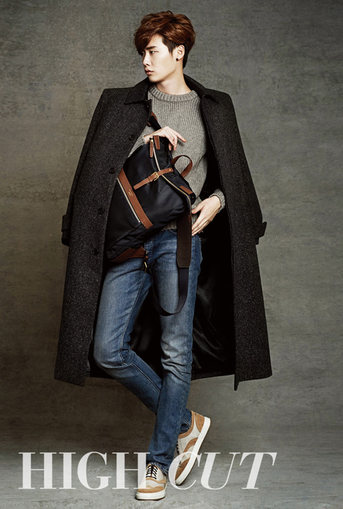 Jong Suk Lee