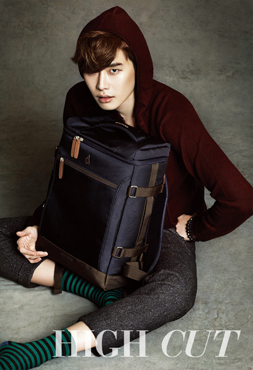 Jong Suk Lee