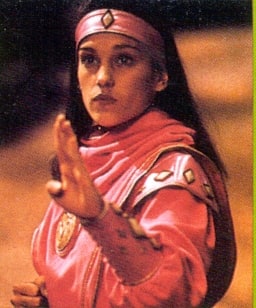 Kimberly Hart (Amy Jo Johnson)