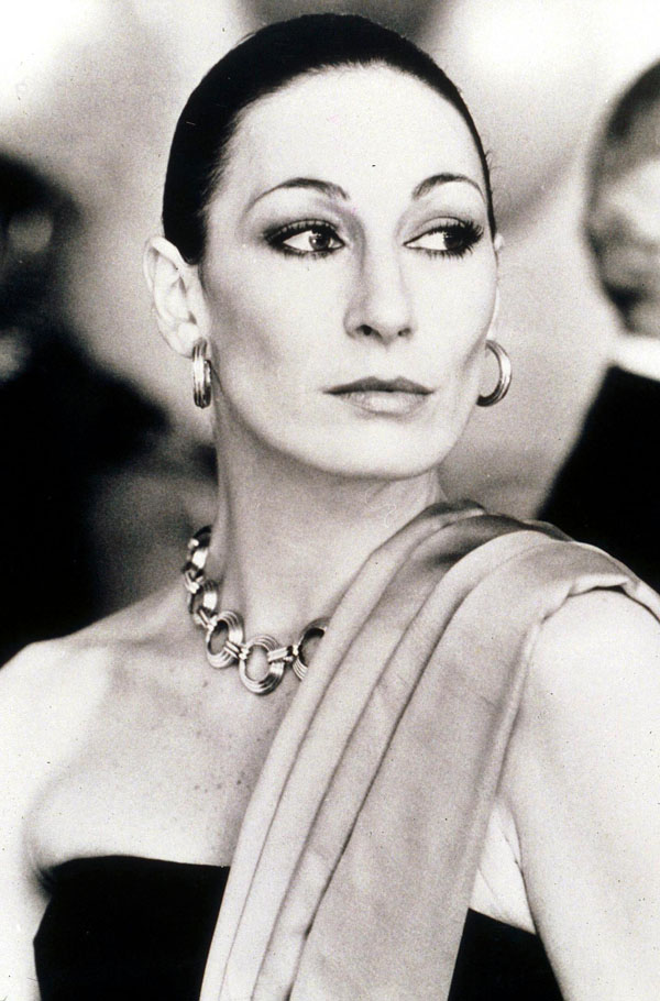 Anjelica Huston