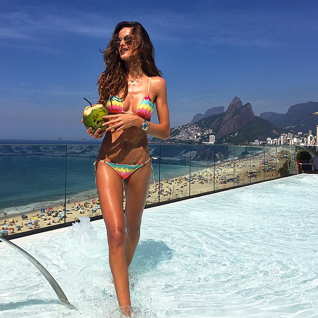 Izabel Goulart Izabel Goulart