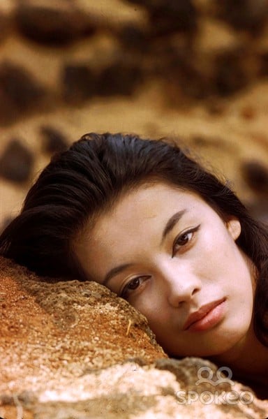 France Nuyen