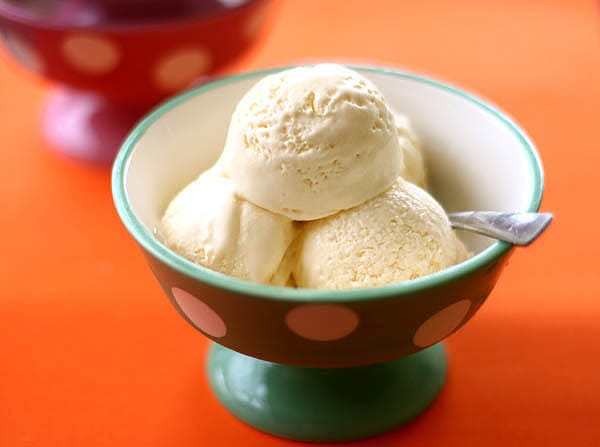 White Vanilla Ice Cream