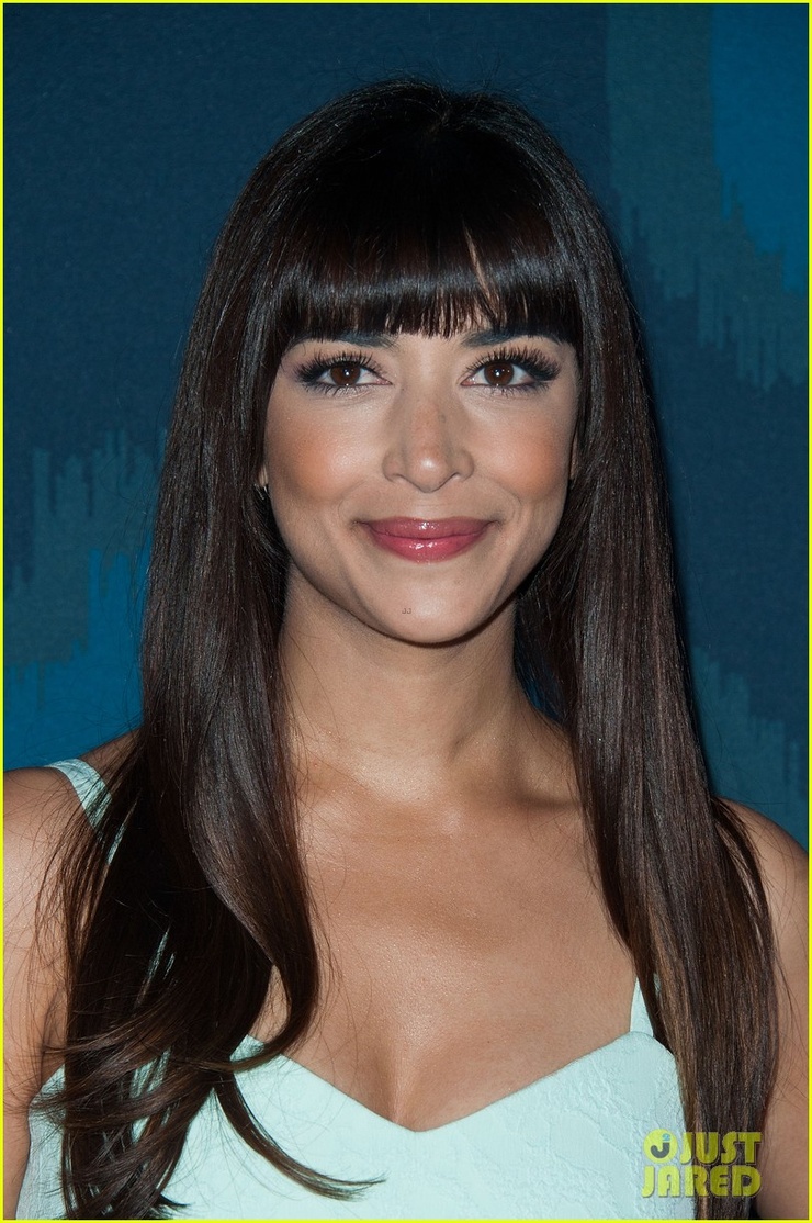 Hannah Simone