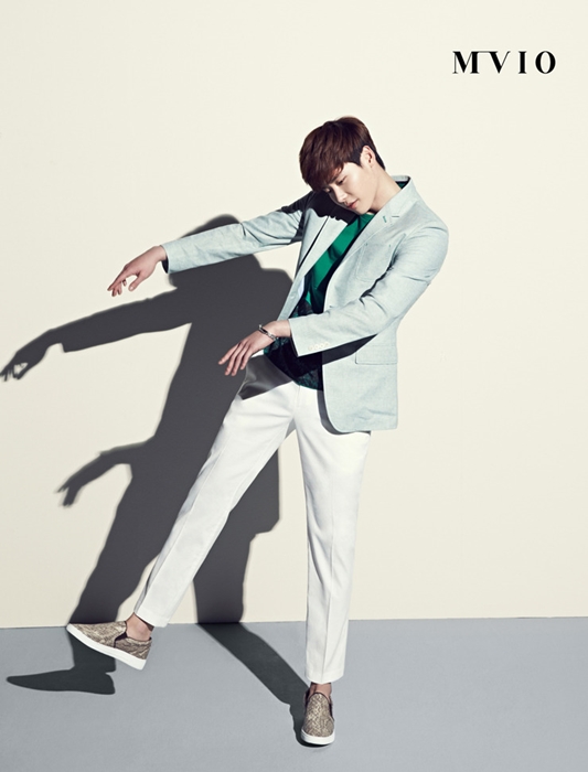 Jong Suk Lee
