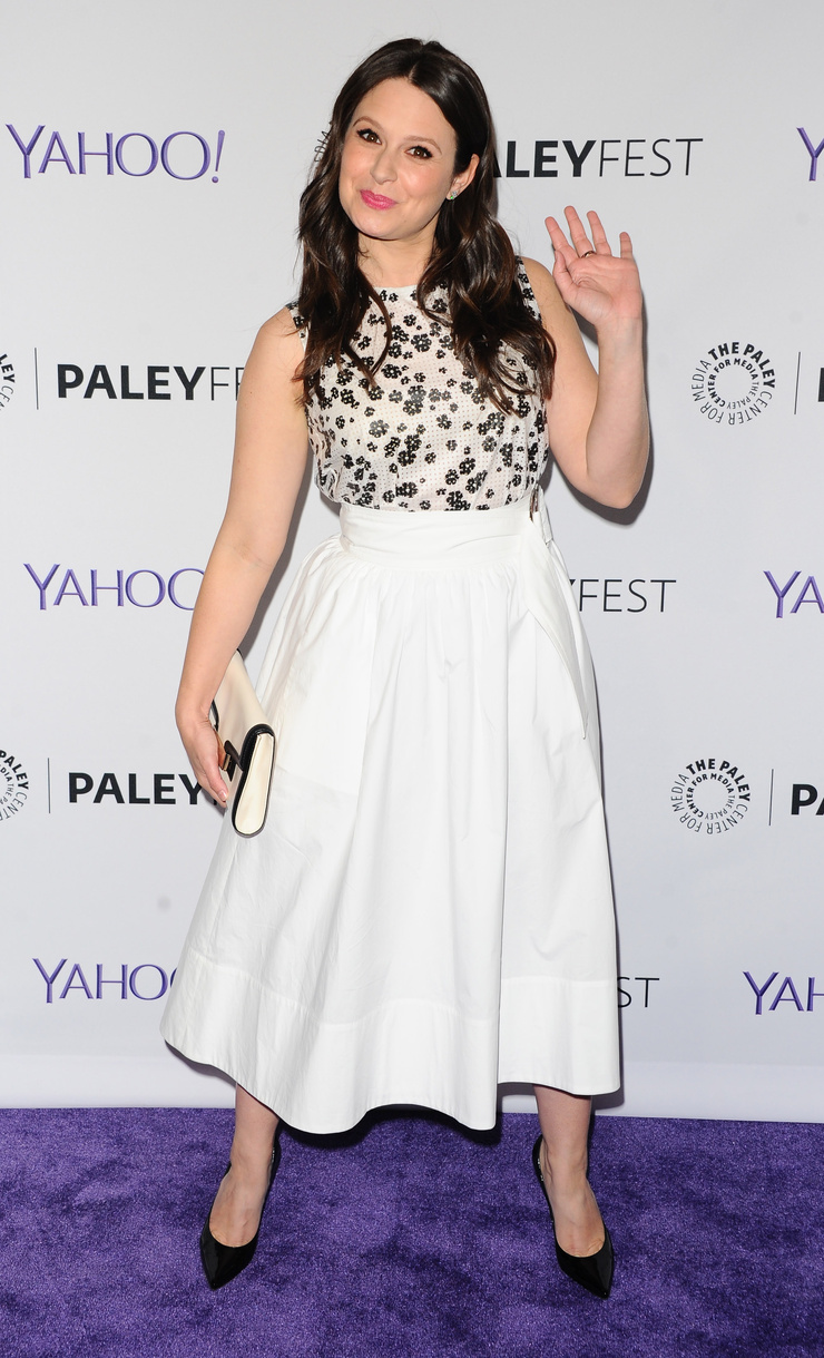 Katie Lowes