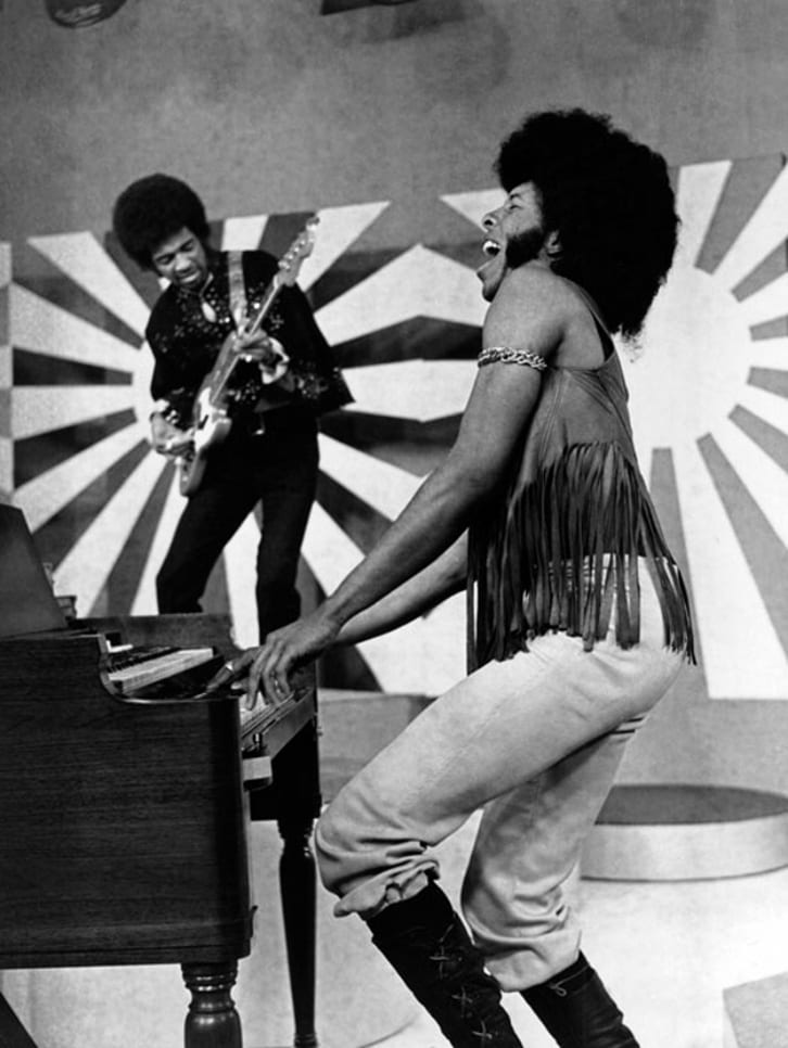 Sly and the family stone. Sly Stone. Музыкант Sly. Freddie Stone Sly & the Family. Sly and the Family Stone Drummer.