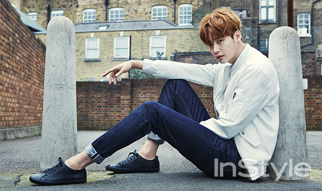 Jong Suk Lee