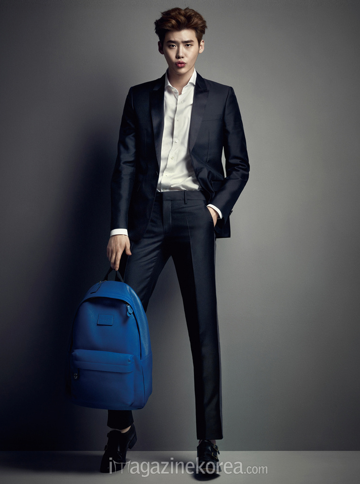 Jong Suk Lee