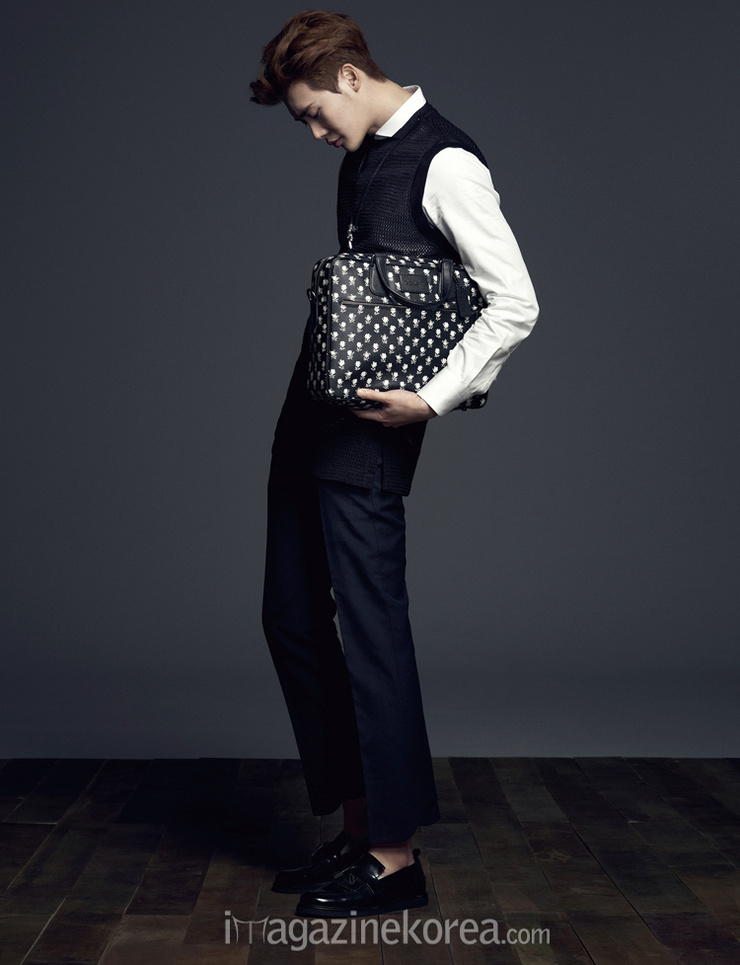 Jong Suk Lee