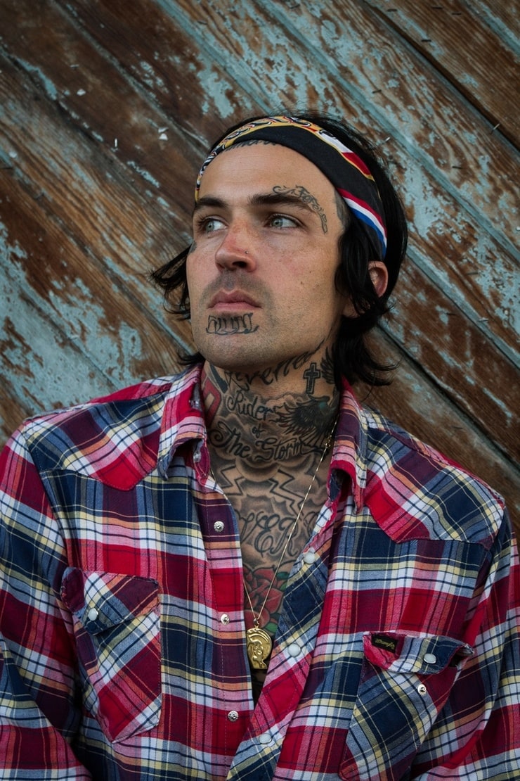 Прическа как у yelawolf