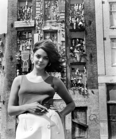 Tina Aumont Tina Aumont