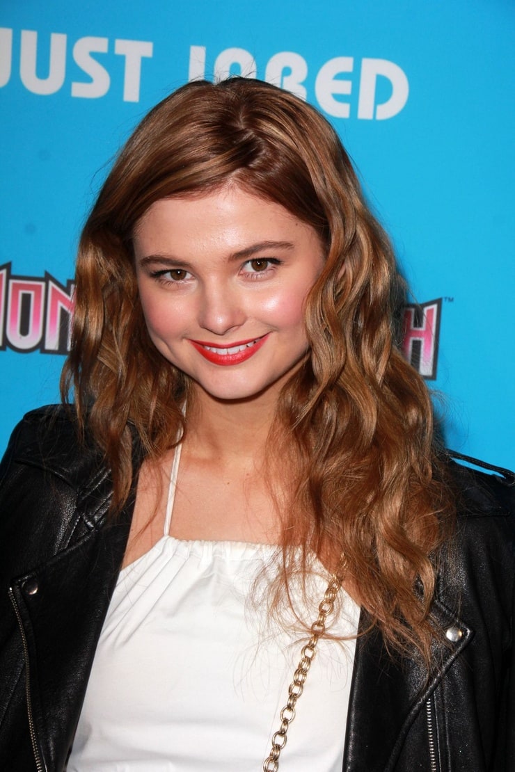 Stefanie Scott