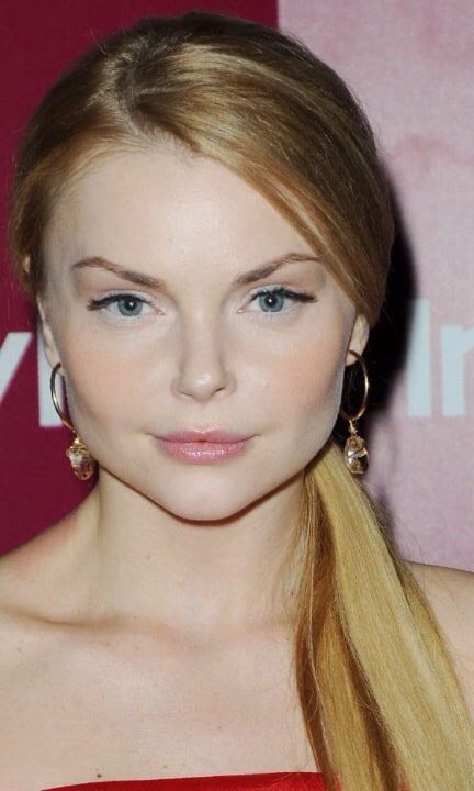 Izabella Miko