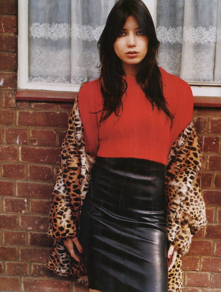 Daisy Lowe