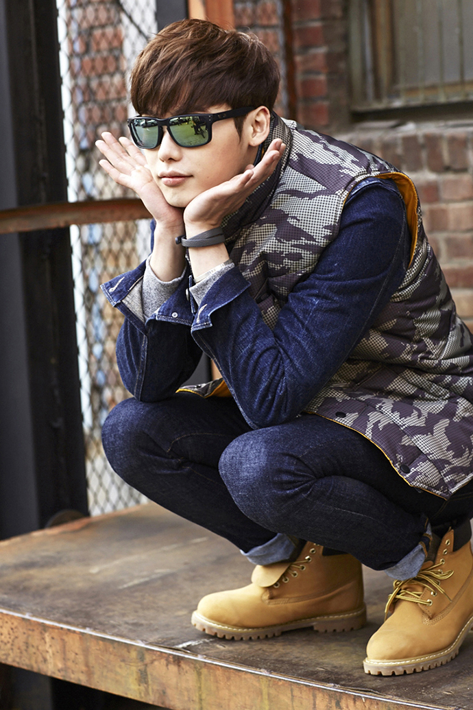Jong Suk Lee