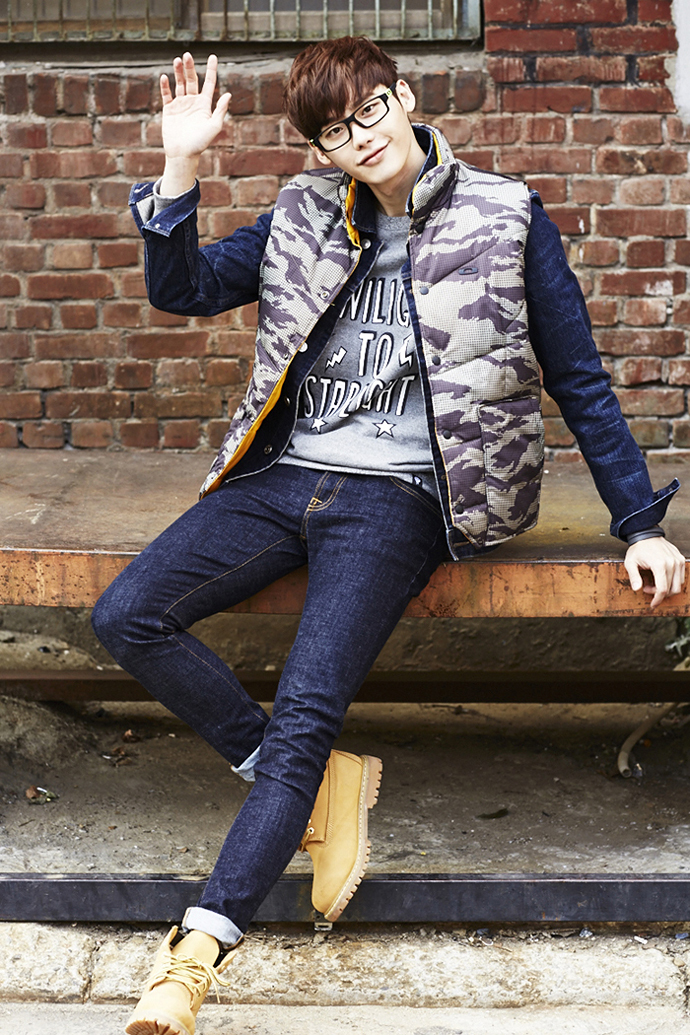 Jong Suk Lee