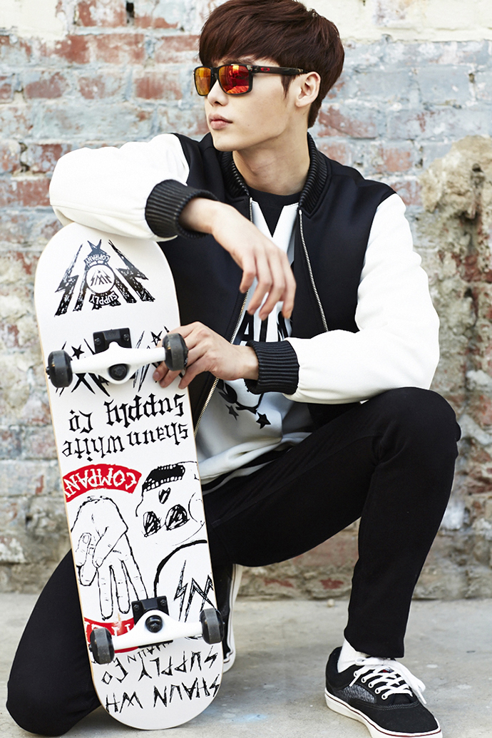 Jong Suk Lee