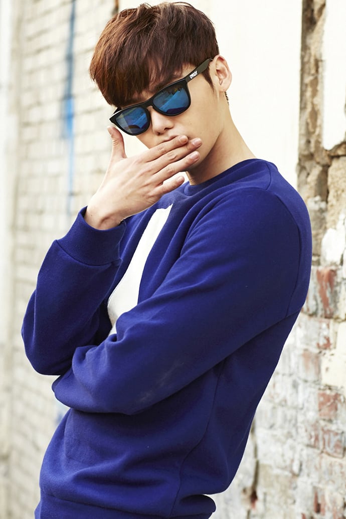 Jong Suk Lee